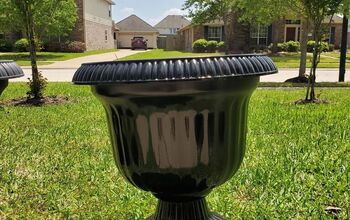 How to Clean Plastic Planters So They Look Like New Again