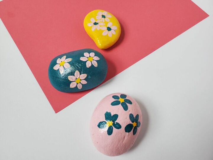 rocas pintadas con flores sencillas fcil de hacer