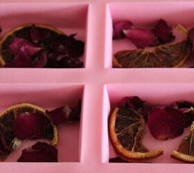 save your dried rose petals to do this