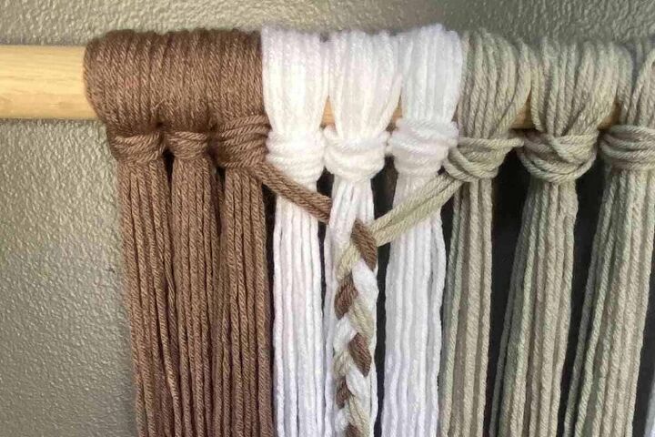 yarn wall hanging two ways in under 30 minutes