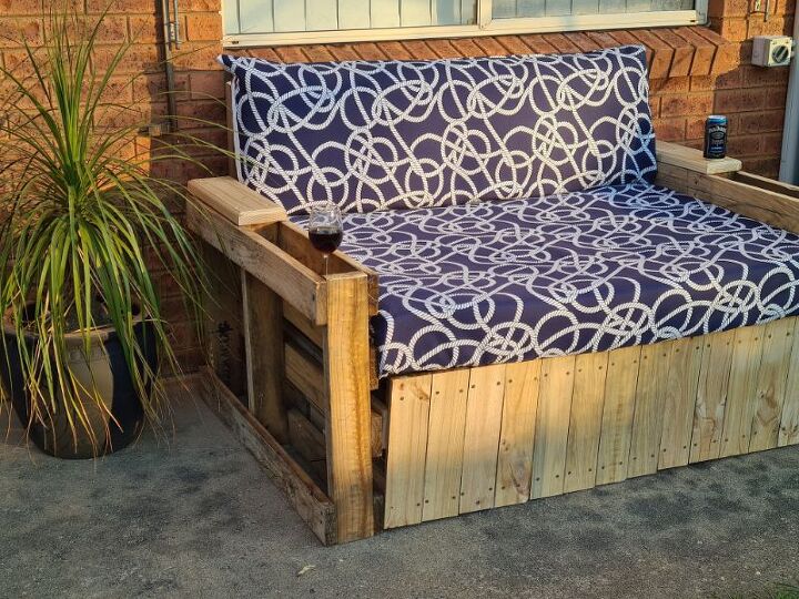 how to make a pallet daybed