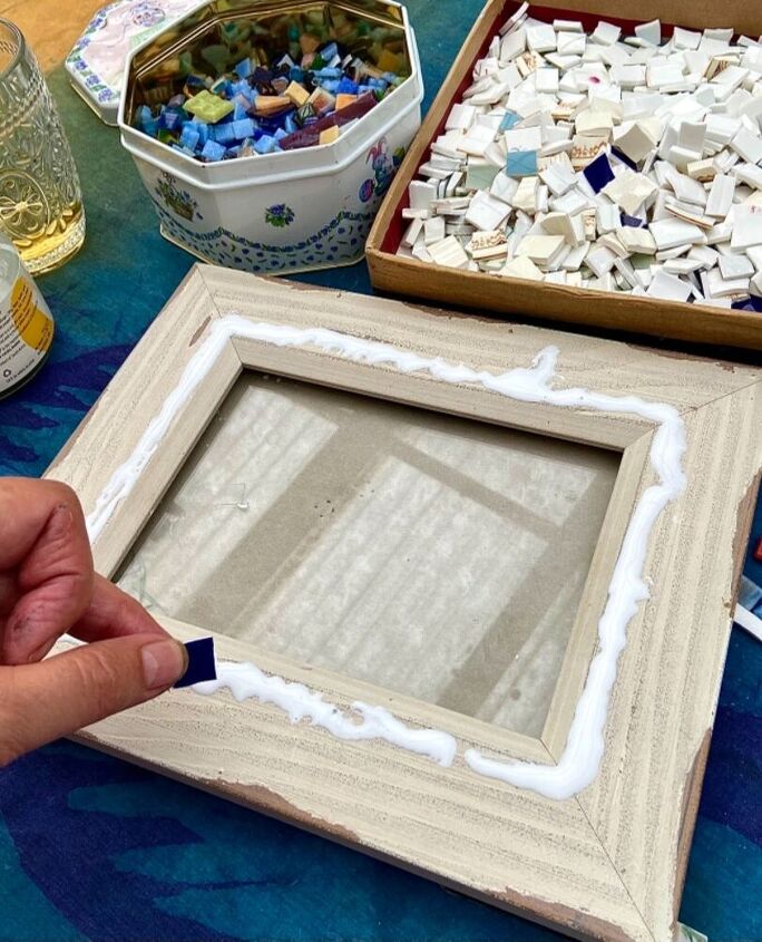 how to transform a plain photo frame with mosaic, Glue tiles