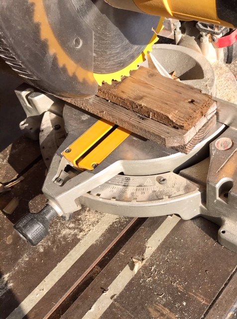 living wall out of pallet wood