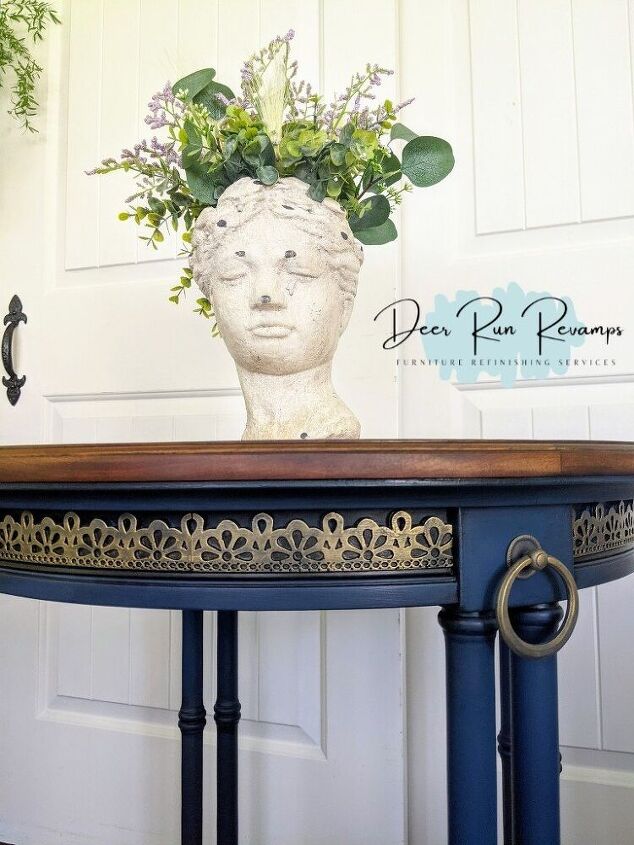 updating a vintage round accent table using paint and resin appliques