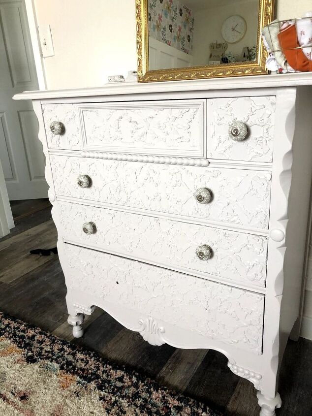 10 tcnicas de decoracin de muebles con las que estamos obsesionados ahora mismo, DIY Textura Dresser