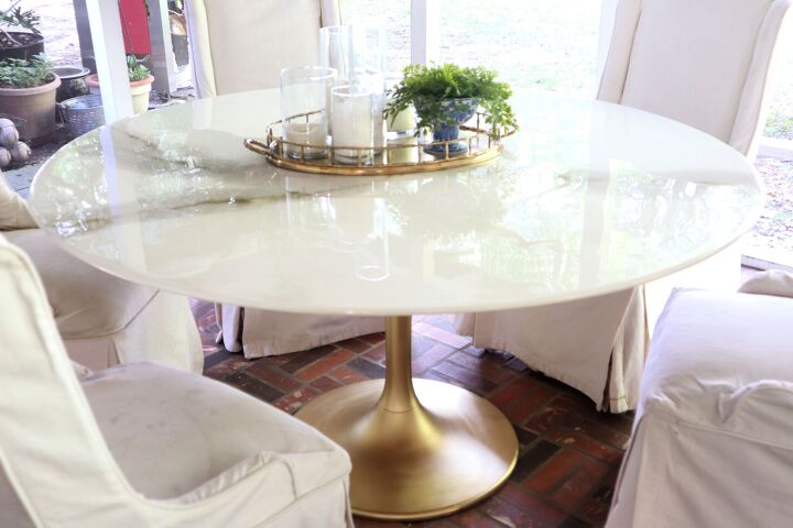 10 tcnicas de decoracin de muebles con las que estamos obsesionados ahora mismo, Tapa de la mesa de epoxi Tulip n