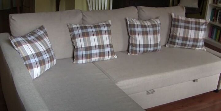 how to make 4 throw pillows from a tablecloth and 2 king size pillows