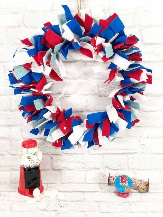 patriotic felt scrap wreath to celebrate july fourth