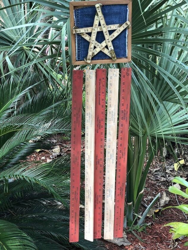 colgador de puerta con la bandera americana creado a partir de reglas antiguas