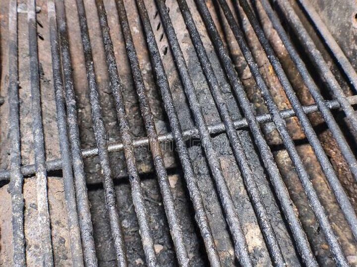 q how to clean grill burners