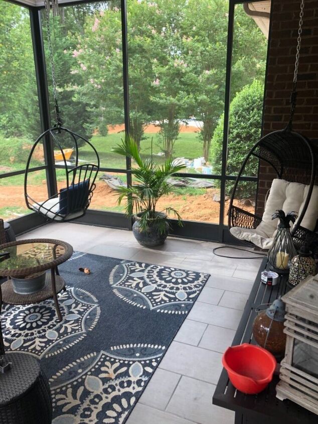 q i need help with screened porch decor