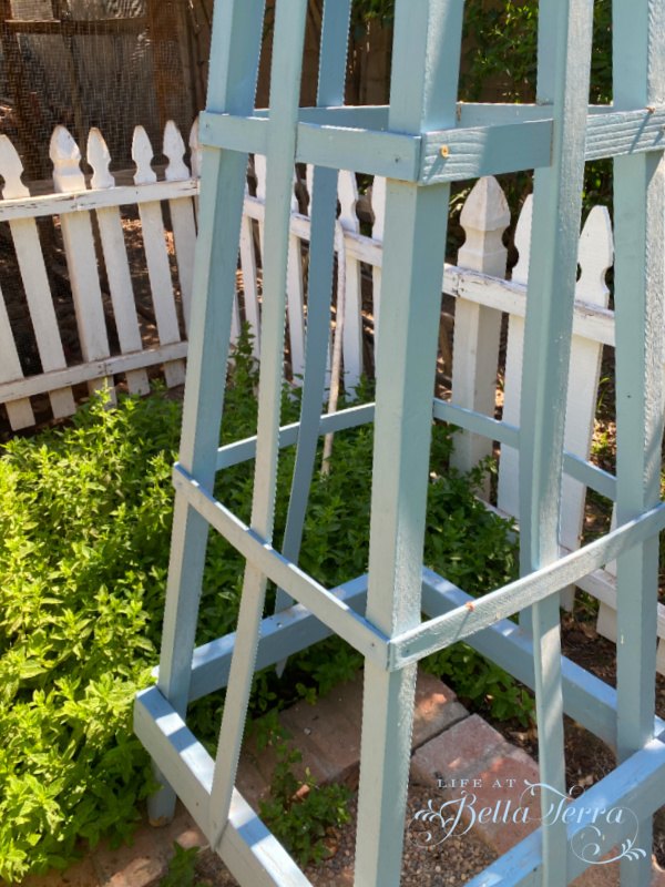 how to build a garden obelisk, Paint them any color