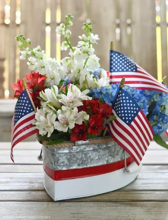 s 13 new patriotic decor ideas to add to your home this week, A fun nautical centerpiece