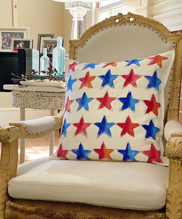 s 13 new patriotic decor ideas to add to your home this week, A cozy starry pillow