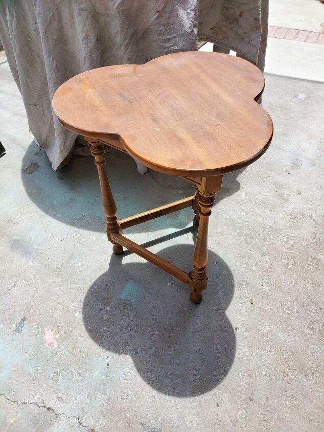 mesa vintage inspirada en alicia en el pas de las maravillas
