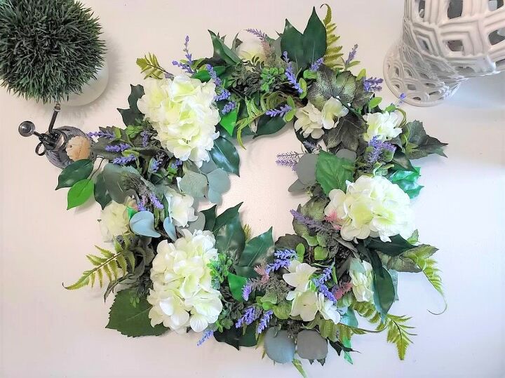 s 17 seriously cute summer wreaths we re excited to try, A beautiful leafy green one