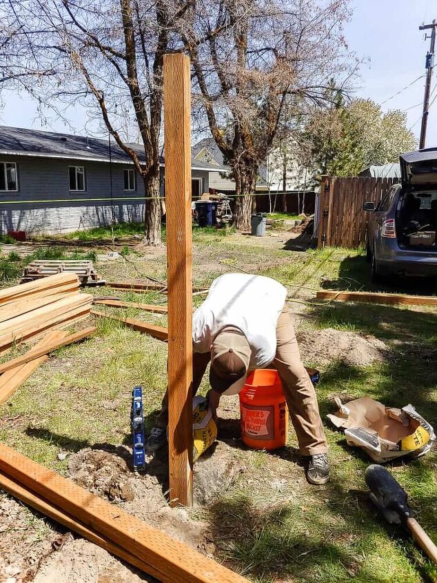 como construir uma cerca de madeira em seu quintal