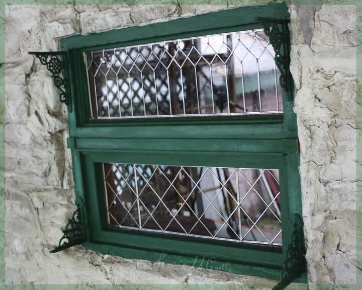 14 ways to upgrade your old windows without replacing them, Use tape for a leaded glass effect