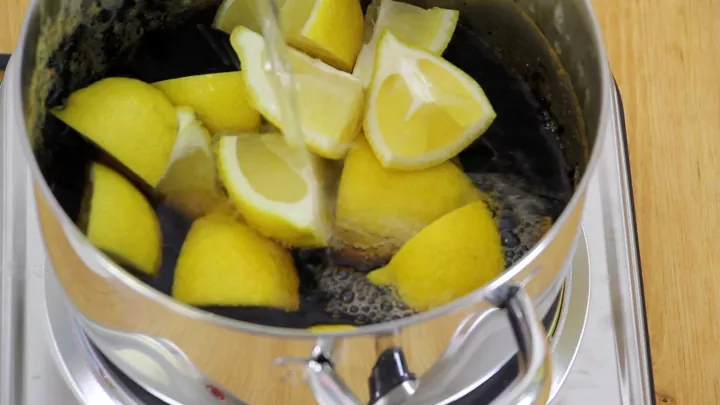 how to clean a burnt pot to perfection, lemons in a burnt pot