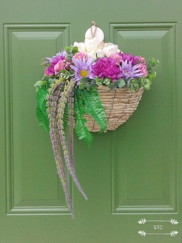 cmo hacer una cesta decorativa como alternativa a una corona de flores, Cesta de la puerta completa