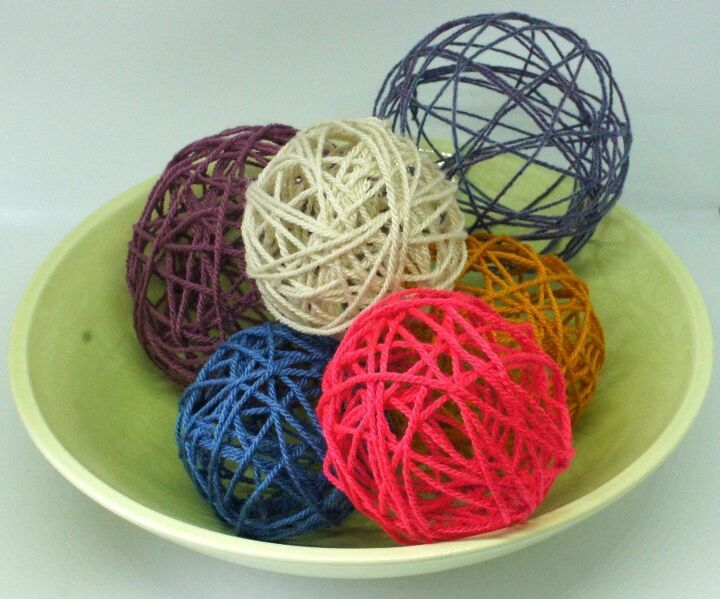 17 cosas locas que puedes hacer con globos, Bolas de lana decorativas C mo hacerlas