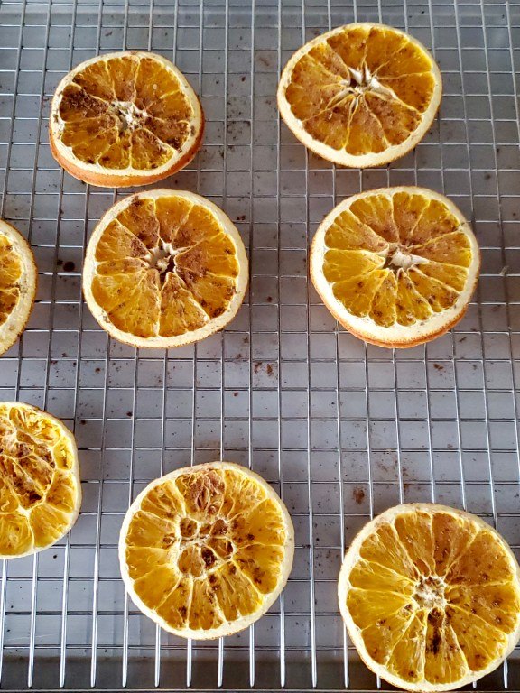 como secar fatias de laranja para o natal
