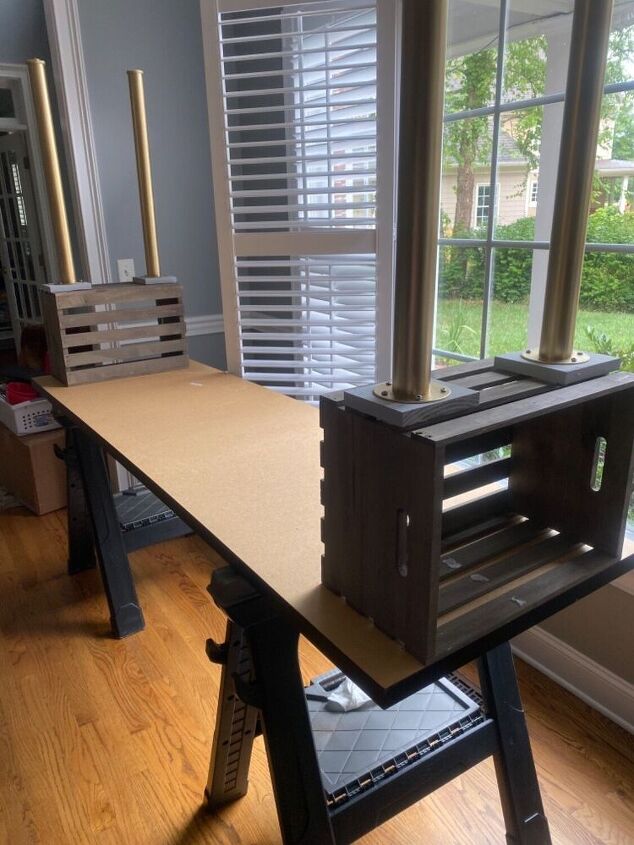como transformar uma mesa ikea linnmon em uma mesa de p com duas caixas de madeira