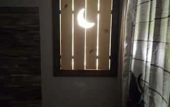 Luna creciente persianas de la ventana