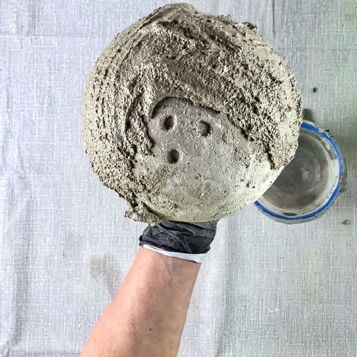 jardinera de cemento con textura