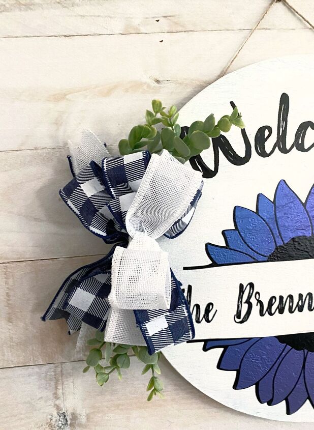 diy personalized wood round sign cricut project
