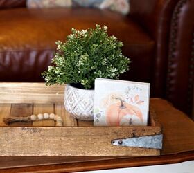 18 de las mejores ideas de decoracin otoal para empezar a planificar tu casa, Decoraci n de calabazas de madera con decoupage