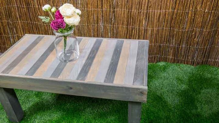 20 ideas de muebles de exterior econmicos, C mo hacer una mesa de madera para el jard n