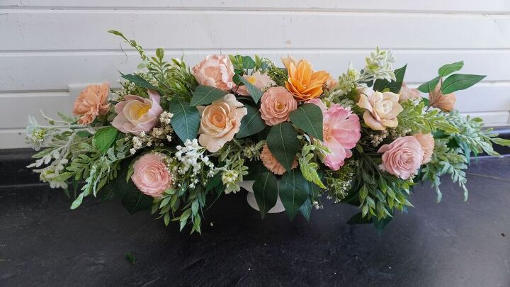 10 hermosas ideas de decoracin de bodas con un presupuesto, Centro de mesa con flores flotantes