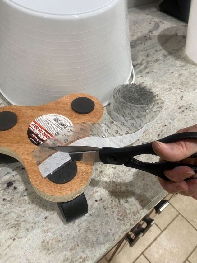 making a rolling cleaning bucket for around 6