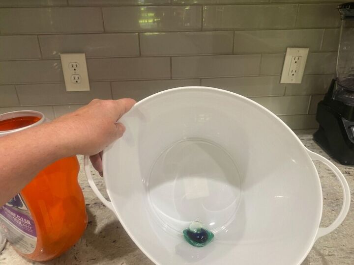 making a rolling cleaning bucket for around 6