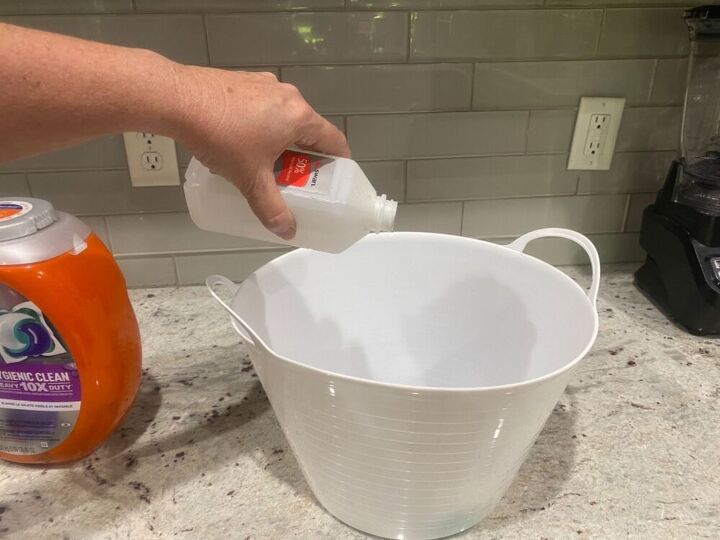 making a rolling cleaning bucket for around 6