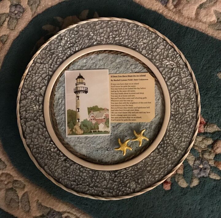 reloj roto de azulejos transformado en una hermosa decoracin de memoria de la isla
