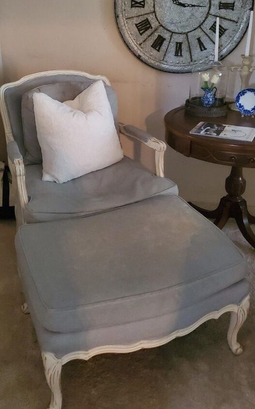 como pintar uma cadeira de tecido com chalk paint, Cadeira Otomana Francesa Antiga Pintado com as mesmas cores Cinza Paris e Original