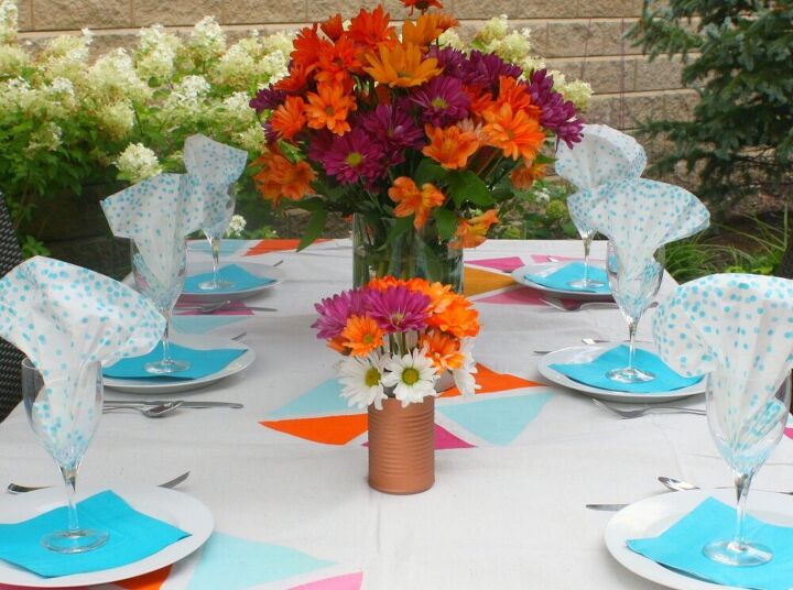 10 formas nuevas y nicas de conseguir una magnfica mesa de verano, Mesa al aire libre con colores de sorbete