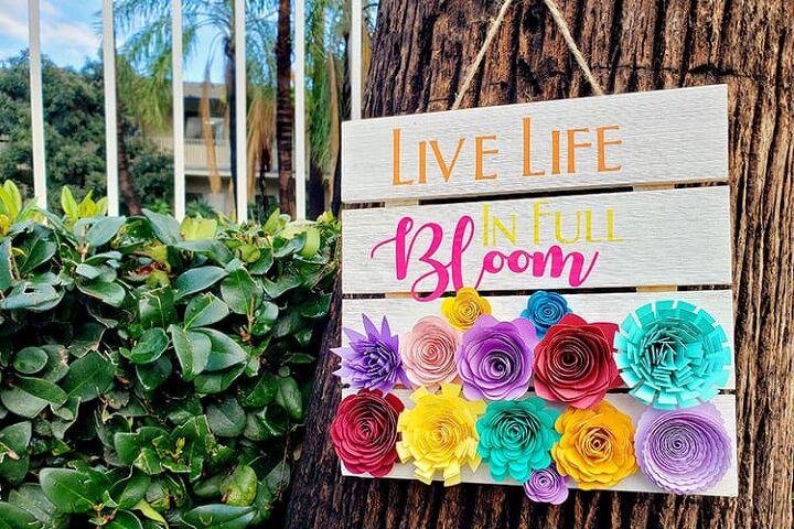 create beautiful cricut paper flowers for a spring sign