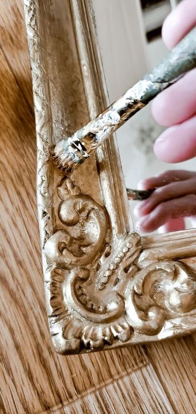 espejo de segunda mano convertido en una belleza de oro envejecido