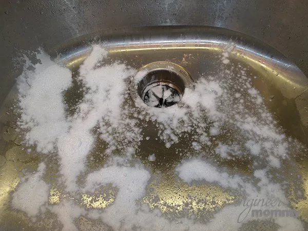 how to clean a stainless steel sink so it sparkles, baking soda in stainless steel sink