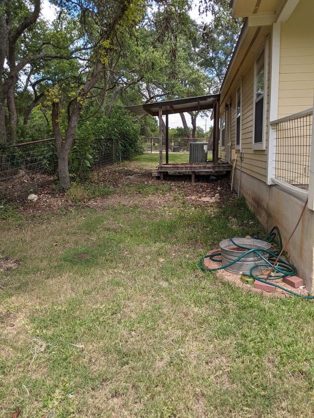 q how to transition grass to rock in side yard