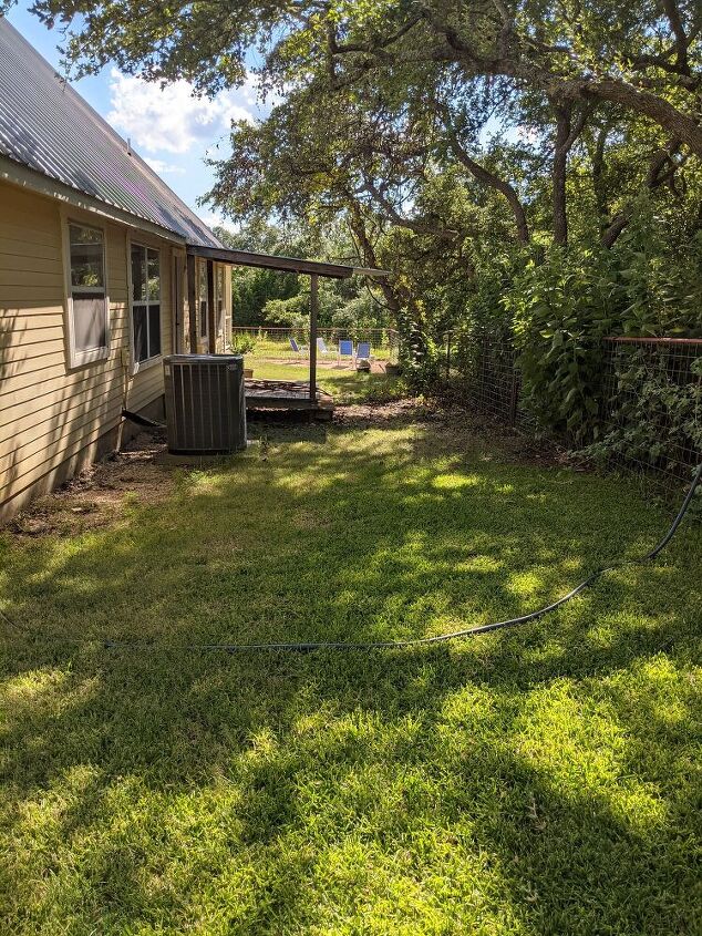 q how to transition grass to rock in side yard