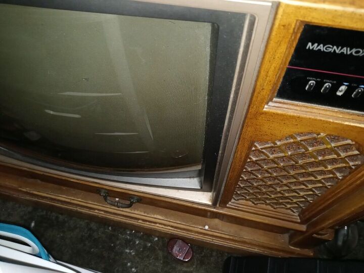 q i have an old magnavox tv and want to do something with it