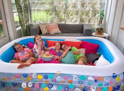 DIY Pool Lounge