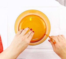 Trace a plate on a piece of fabric for this clever, 15-minute kitchen storage trick