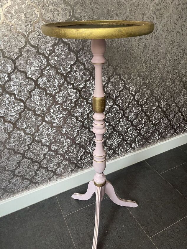 q what colour should i paint the top part