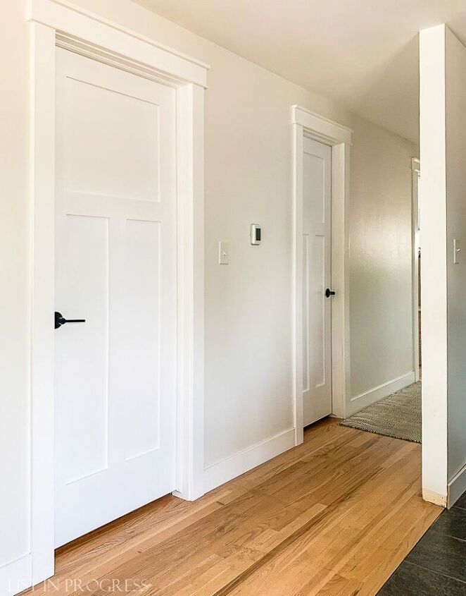 14 maneras de mejorar una casa aburrida con molduras y vigas, C mo crear una moldura de puerta de estilo artesanal