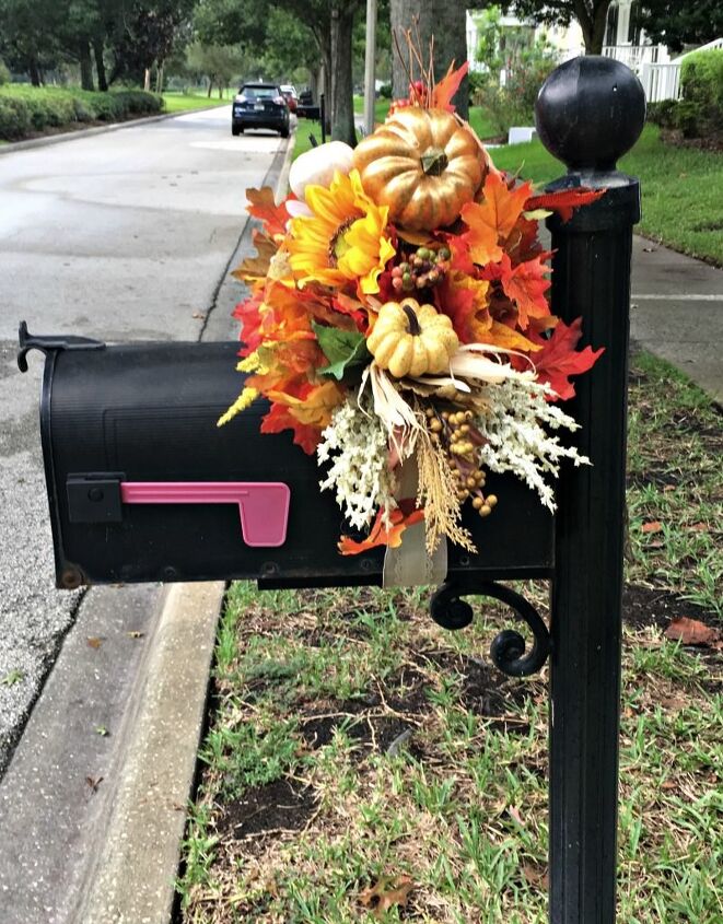 s 14 outdoor decor ideas everyone needs to see before fall, Her pretty mailbox decoration